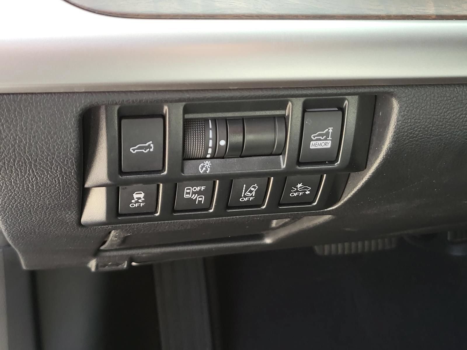Used 2018 Subaru Outback 3.6R Limited AWD/4WD image 25