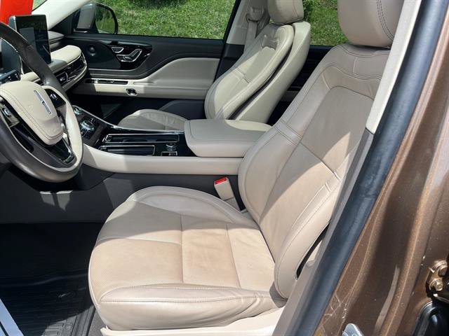 Used 2022 Lincoln Aviator Reserve w/ Equipment Group 201A image 11
