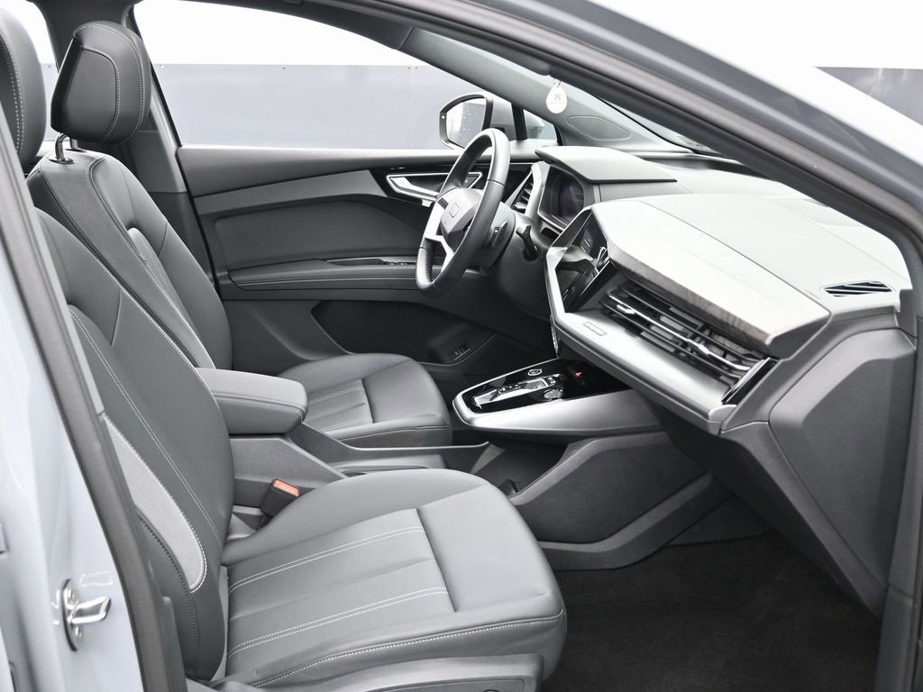 Used 2024 Audi Q4 e-tron Premium w/ Convenience Package image 33