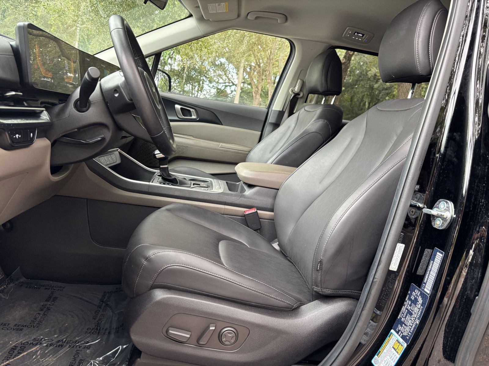 Used 2026 Kia Carnival FWD image 28