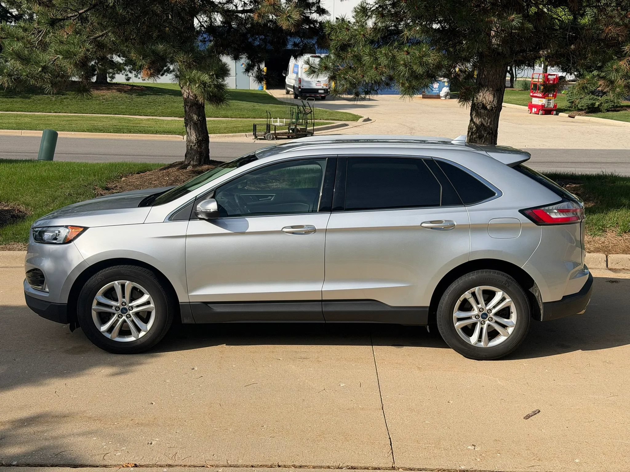 Used 2019 Ford Edge SEL w/ Equipment Group 201A AWD/4WD image 8