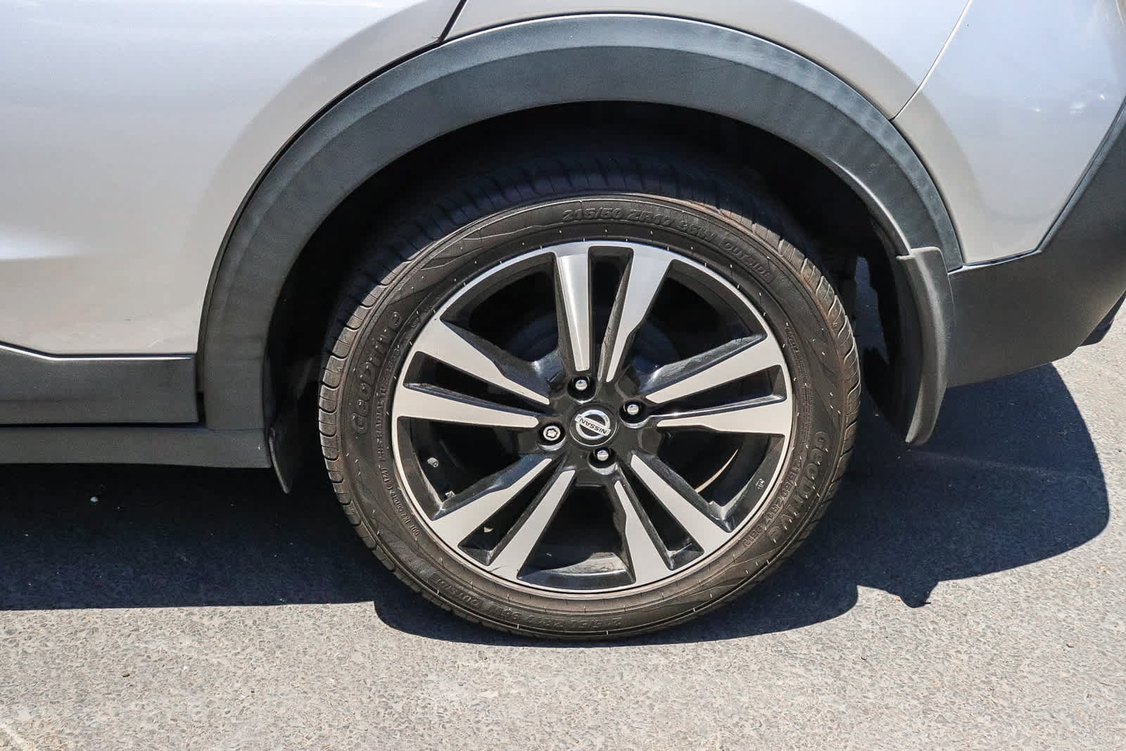 Used 2018 Nissan Kicks SV FWD image 8