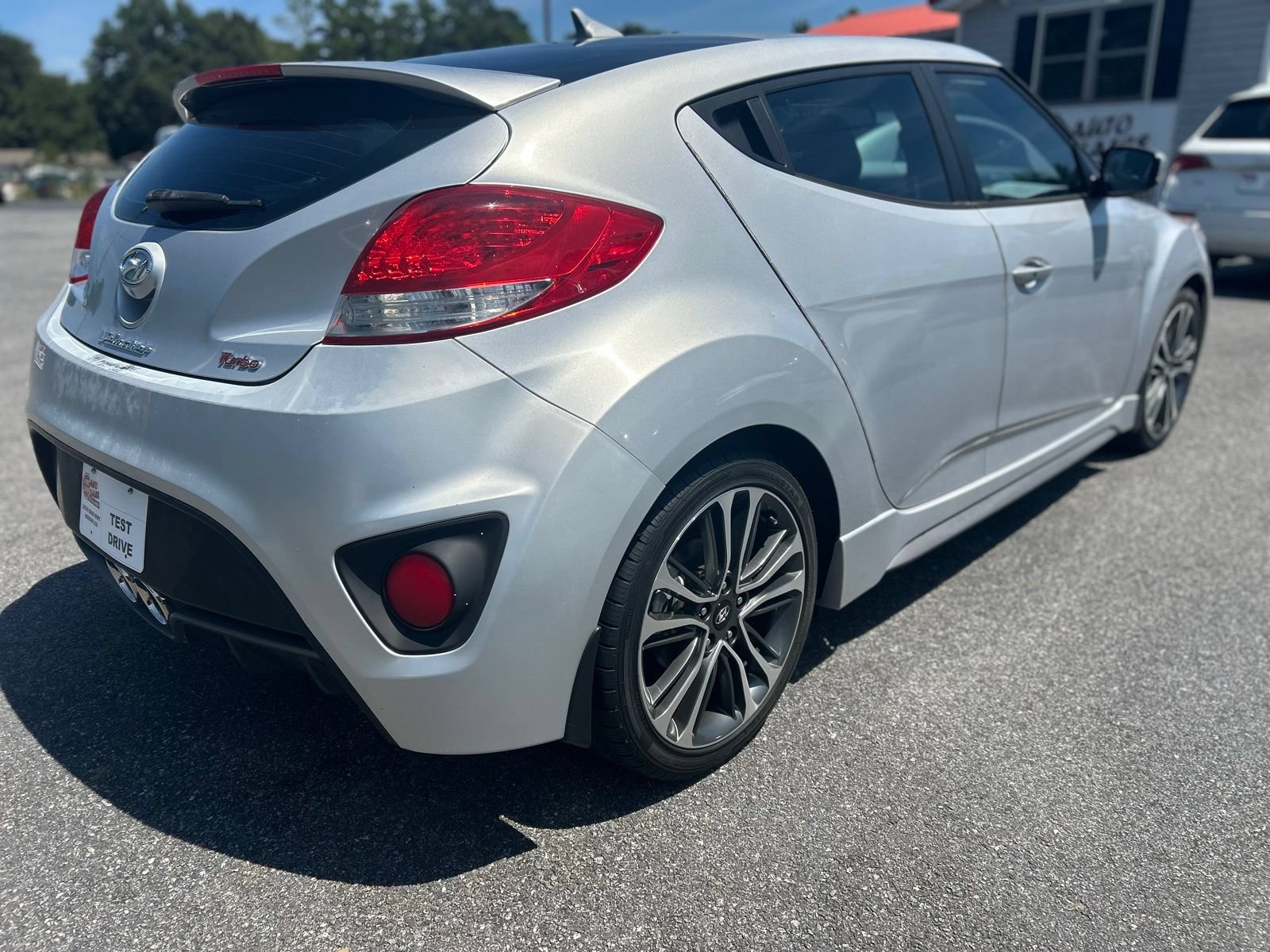 Used 2016 Hyundai Veloster Turbo FWD image 10