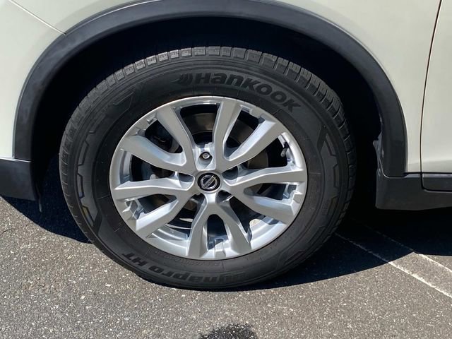 Used 2019 Nissan Rogue SV FWD image 6