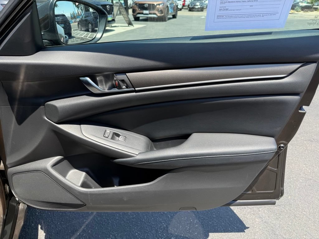 Used 2018 Honda Accord LX image 17