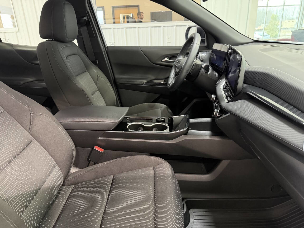 Used 2026 Chevrolet Equinox LT w/ Midnight Edition image 35