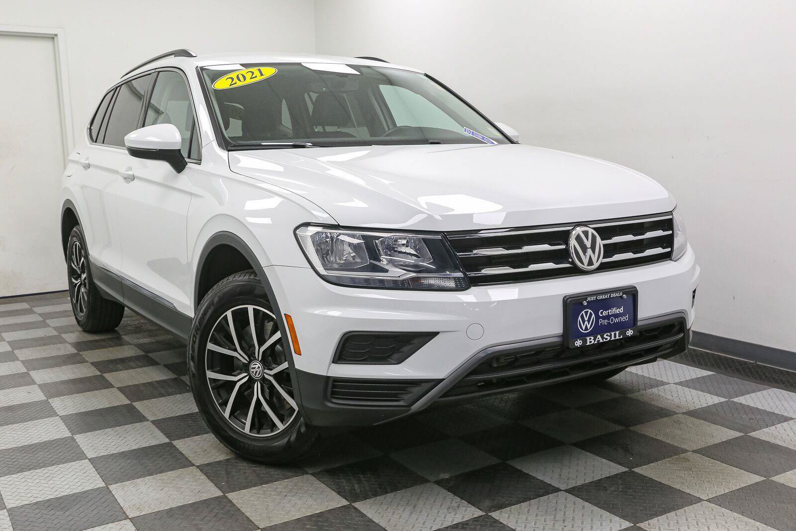 Certified 2021 Volkswagen Tiguan SE AWD/4WD image 3