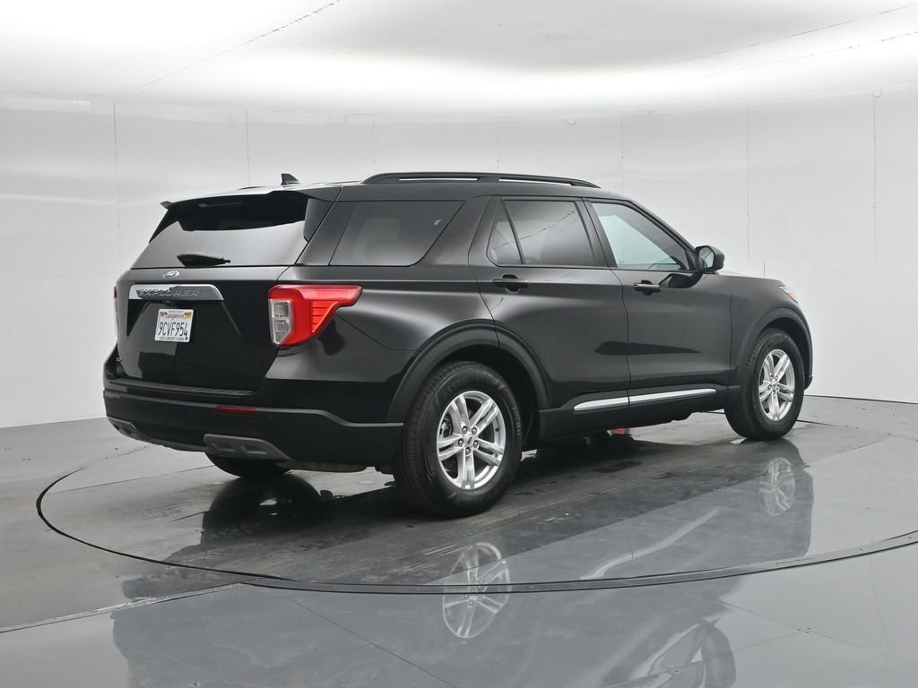 Certified 2022 Ford Explorer XLT w/ Equipment Group 202A image 33