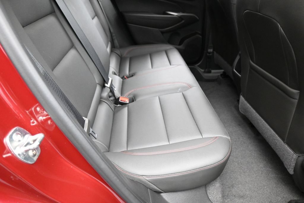 Used 2024 Chevrolet Trax RS w/ Sunroof Package FWD image 38
