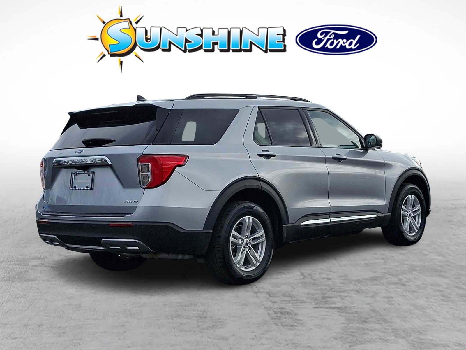 Certified 2024 Ford Explorer XLT w/ Equipment Group 202A AWD/4WD image 6