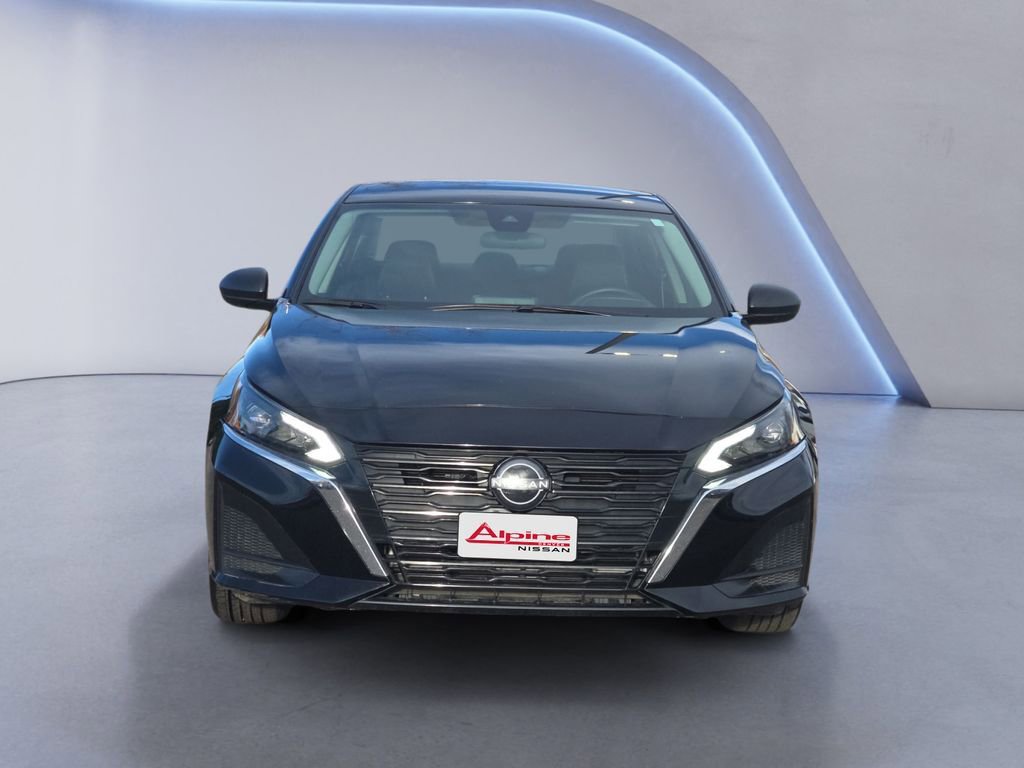 Used 2024 Nissan Altima 2.5 SV FWD image 8