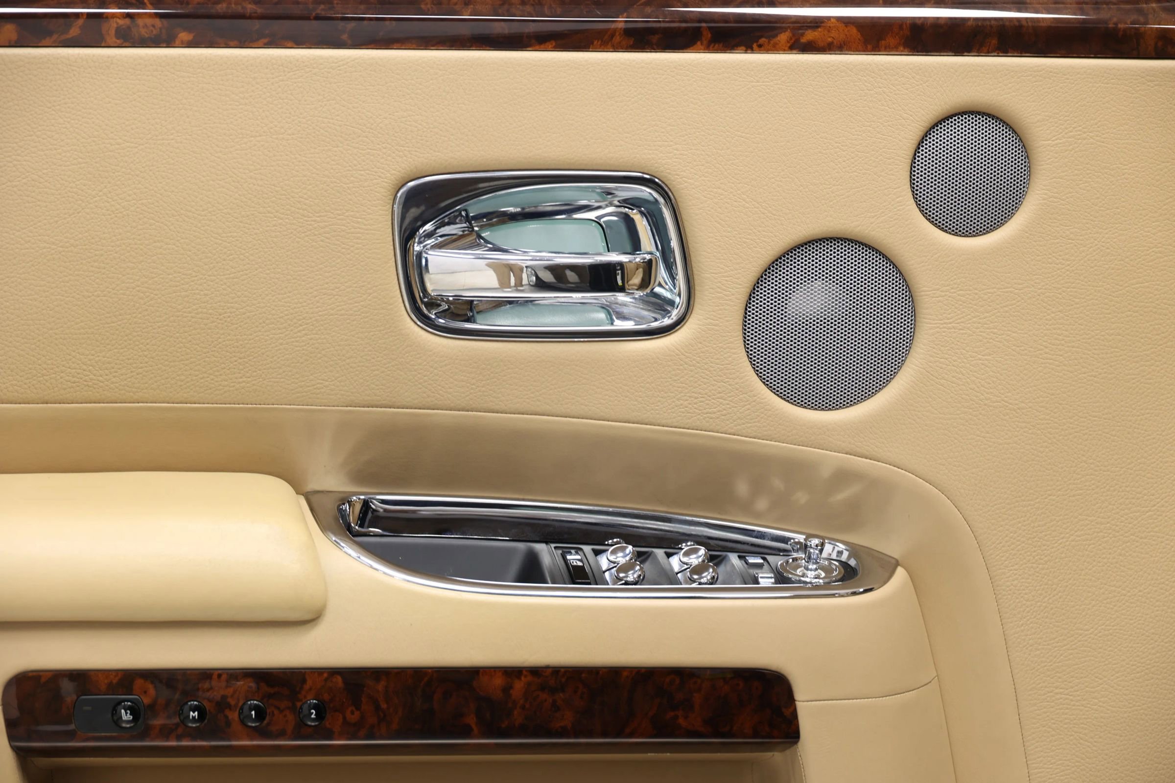 Used 2010 Rolls-Royce Ghost RWD image 11