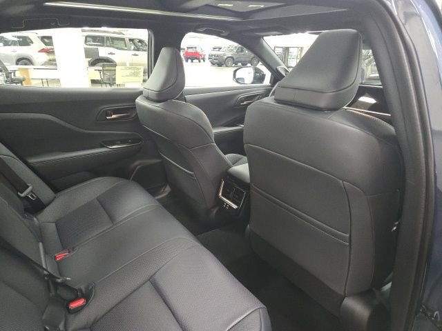 New 2026 Toyota Crown Platinum image 11