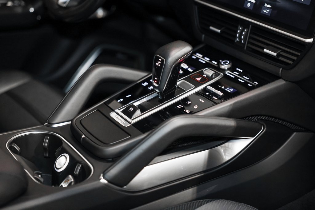 Used 2019 Porsche Cayenne Turbo w/ Sportdesign Package image 11