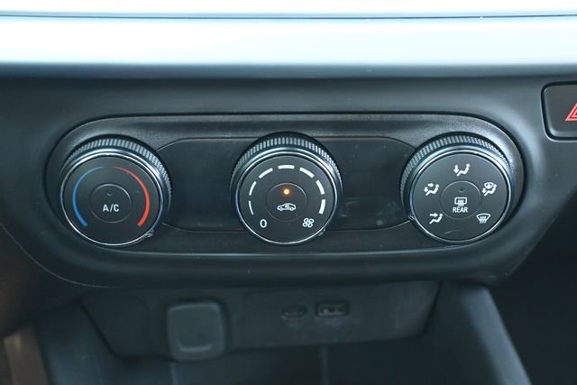 Used 2025 Chevrolet Trax LS image 18