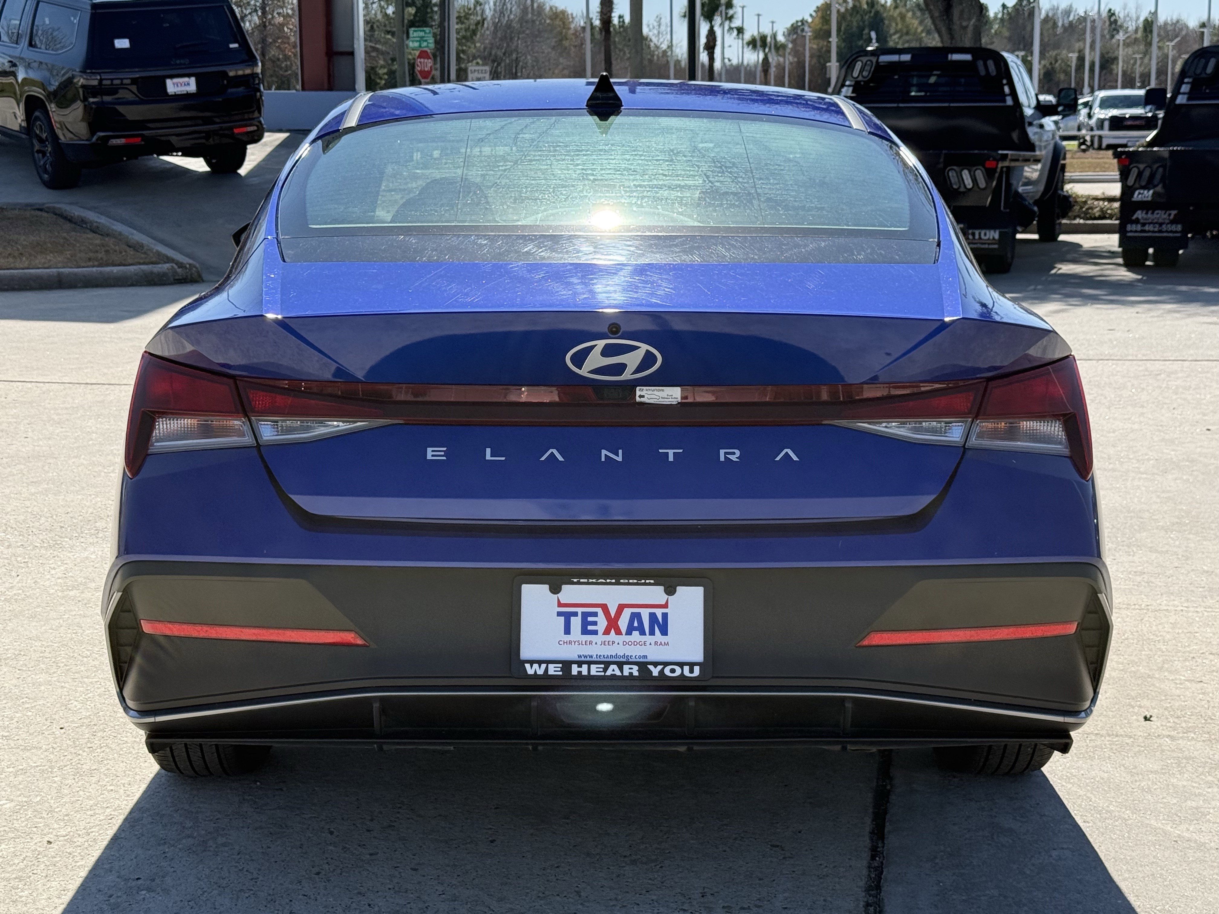 Used 2024 Hyundai Elantra SEL image 6