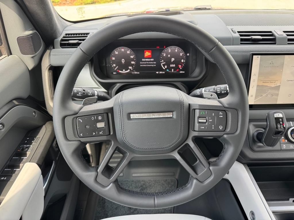 Used 2025 Land Rover Defender 110 V8 AWD/4WD image 10