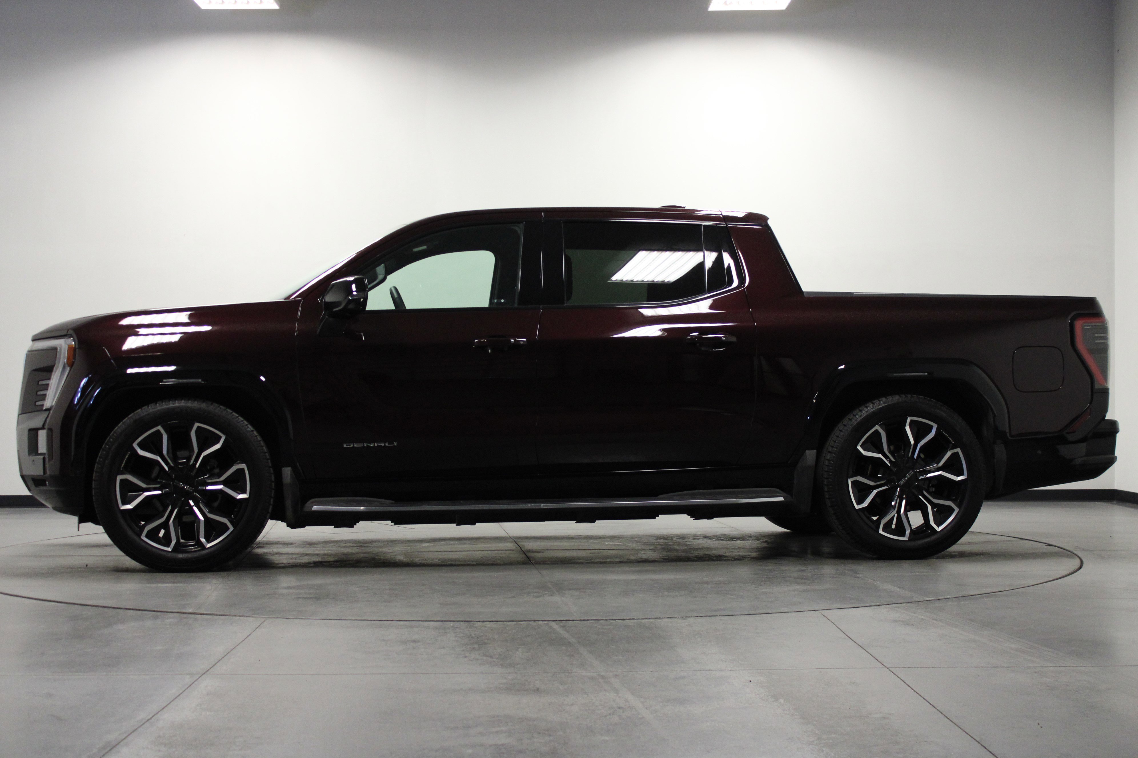 Used 2025 GMC Sierra EV Denali AWD/4WD image 7