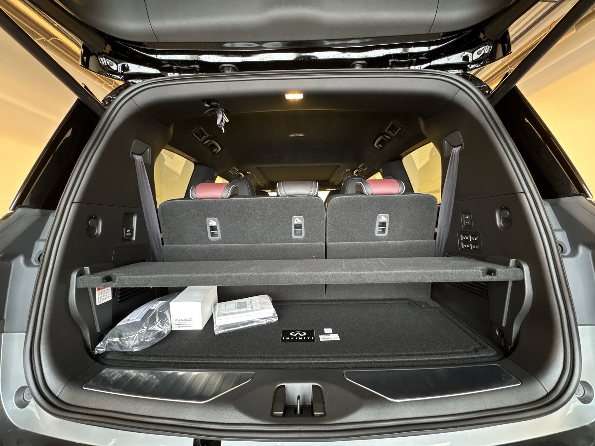 New 2026 INFINITI QX80 Autograph w/ Premium Cargo Package image 25