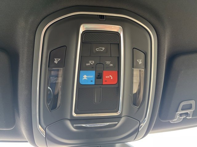 Used 2024 Jeep Grand Cherokee Limited image 31