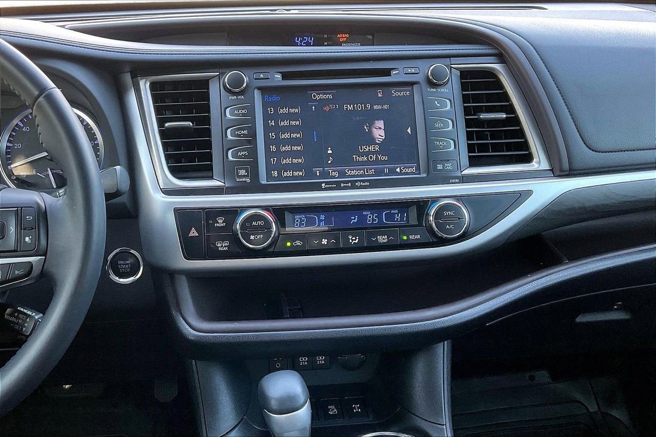 Used 2018 Toyota Highlander Limited image 13
