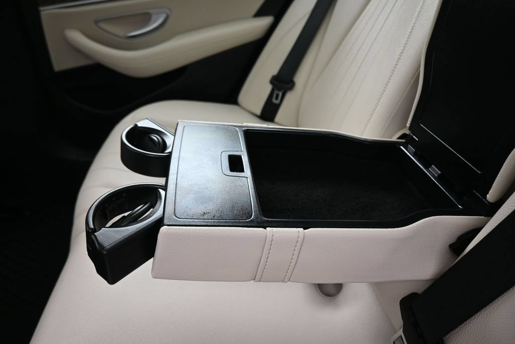 Used 2022 Mercedes-Benz E 350 Sedan w/ AMG Line Exterior image 38