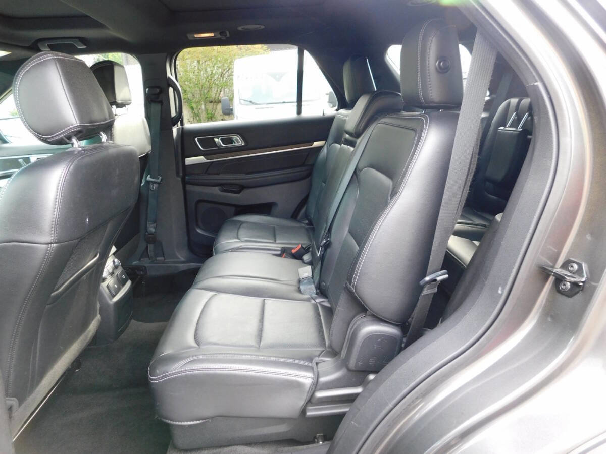 Used 2017 Ford Explorer Limited image 8