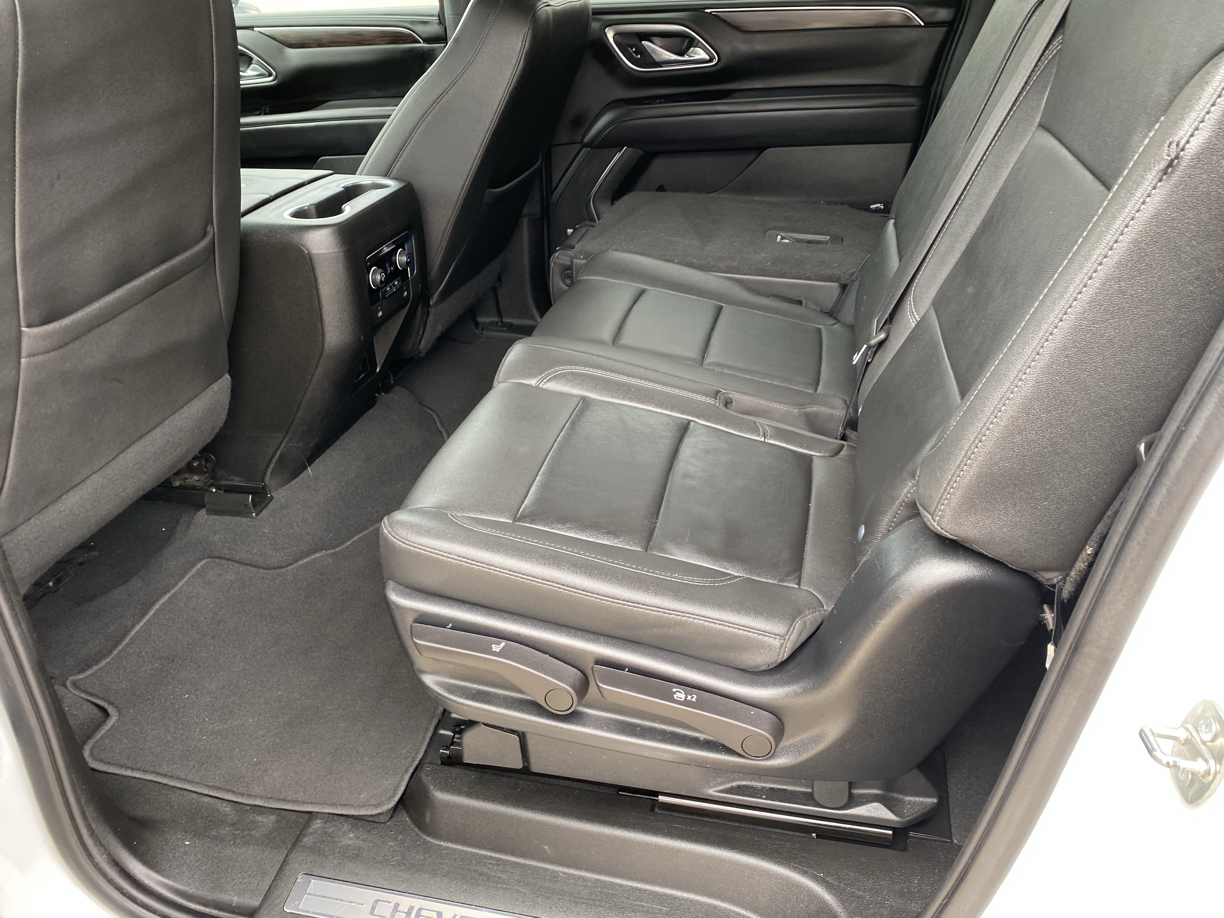 Used 2023 Chevrolet Suburban LT AWD/4WD image 15