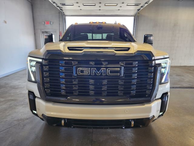 Used 2024 GMC Sierra 2500 Denali Ultimate AWD/4WD image 7