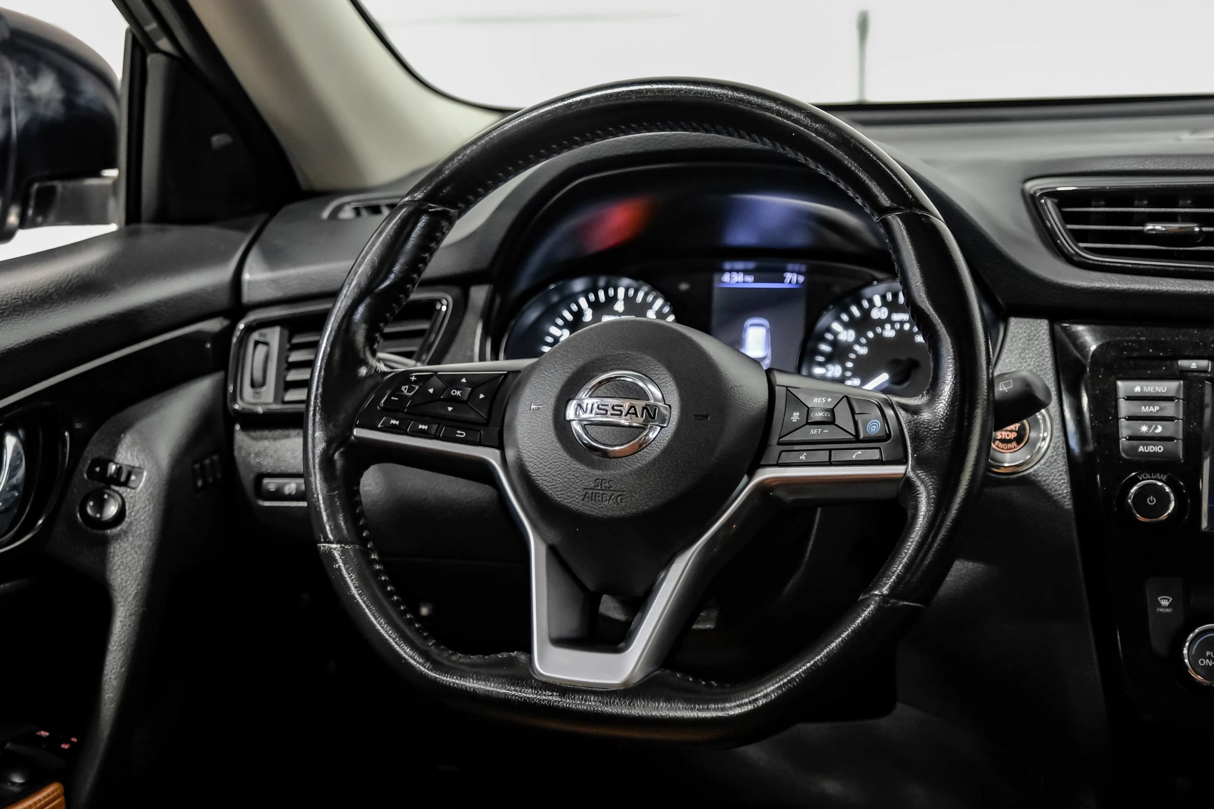 Used 2018 Nissan Rogue SL w/ Premium Package FWD image 26