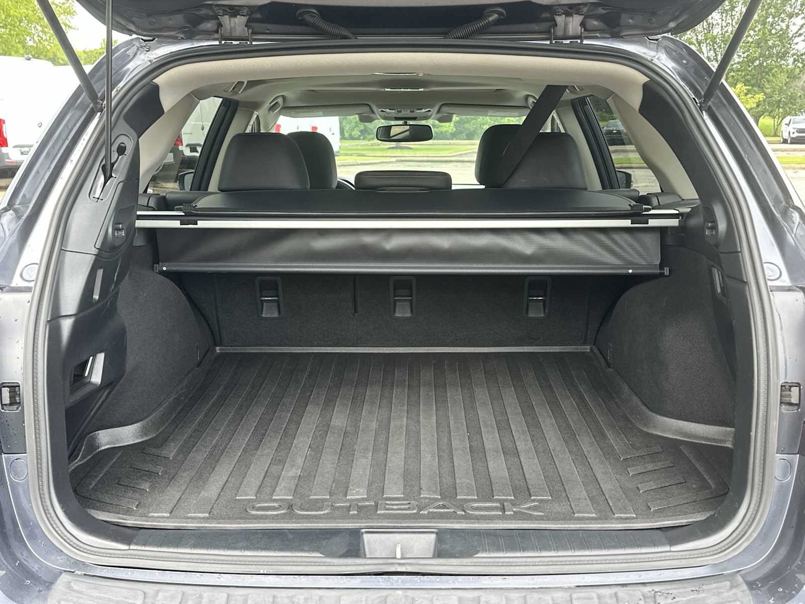 Used 2015 Subaru Outback 3.6R Limited AWD/4WD image 36