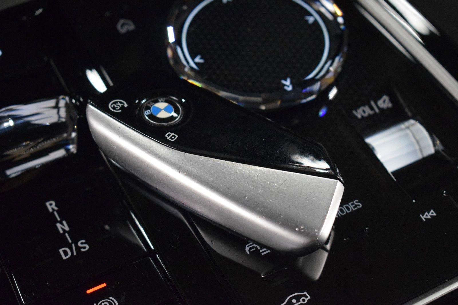 Used 2025 BMW 740i xDrive image 41