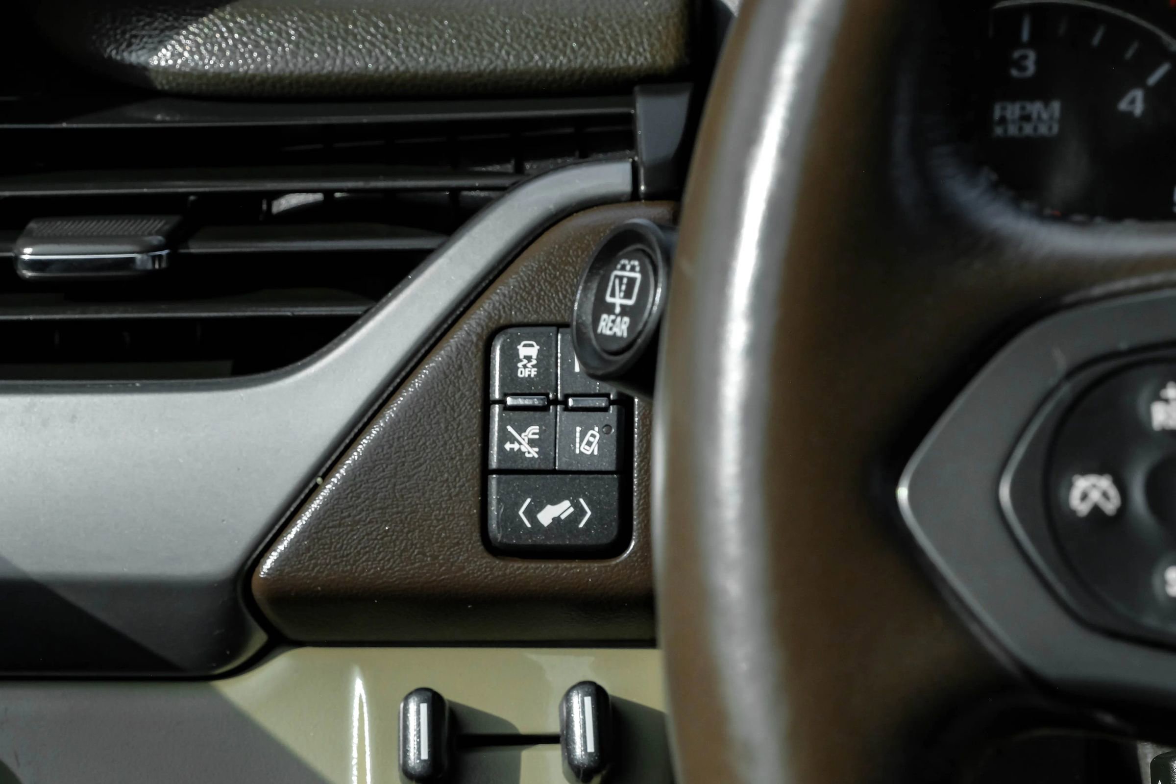 Used 2015 Chevrolet Suburban LTZ image 36