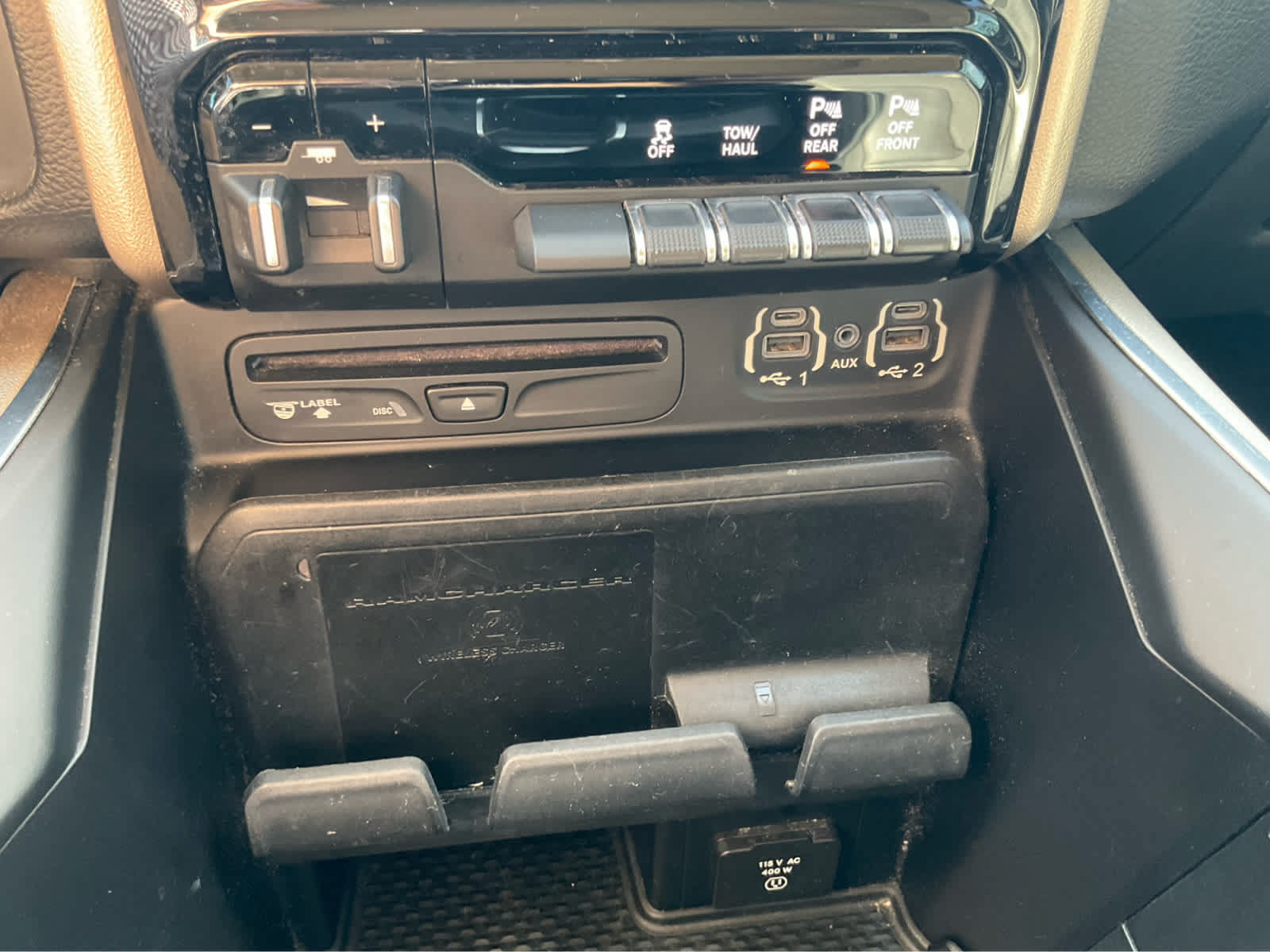 Used 2019 RAM 1500 Laramie AWD/4WD image 11