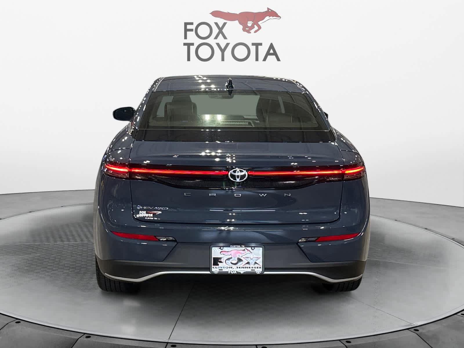 Used 2026 Toyota Crown XLE AWD/4WD image 5