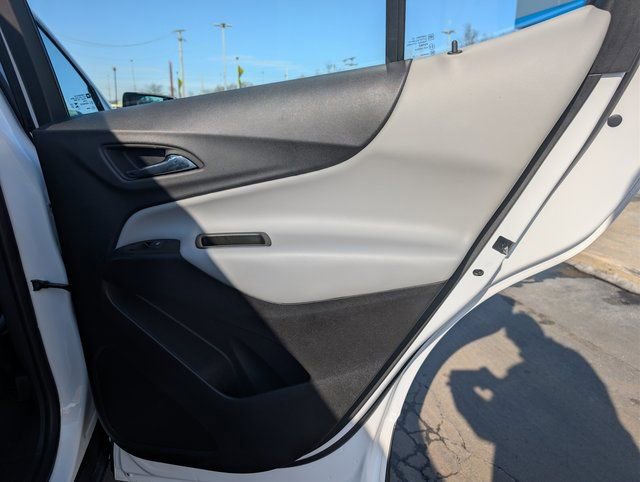 Used 2024 Chevrolet Equinox LS image 18