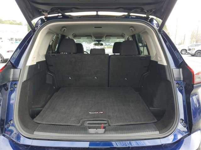 Used 2025 Nissan Rogue SV image 8