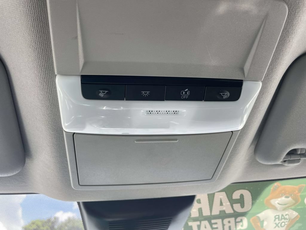 Used 2025 Nissan Sentra SR FWD image 23