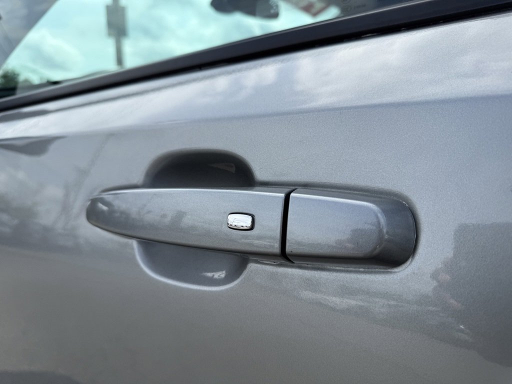 Used 2024 GMC Terrain SLE image 29