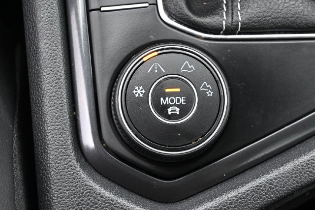 Used 2024 Volkswagen Tiguan SE AWD/4WD image 26