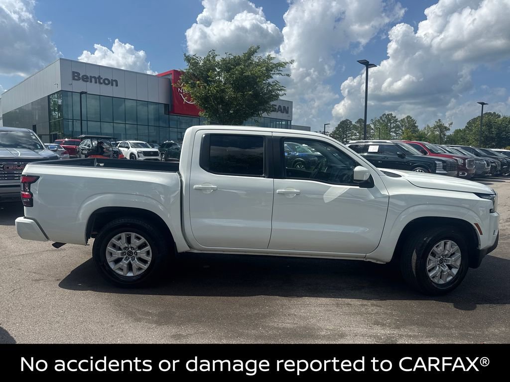 Used 2023 Nissan Frontier SV image 3