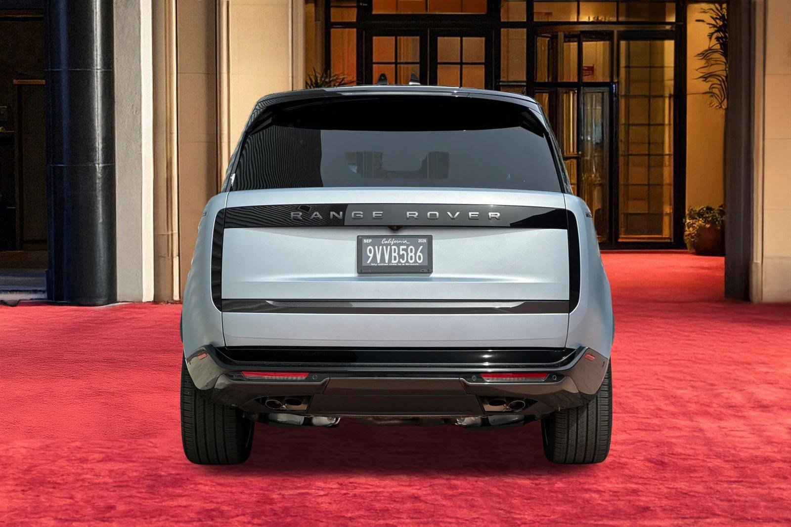 Used 2025 Land Rover Range Rover Long Wheelbase Autobiography image 9