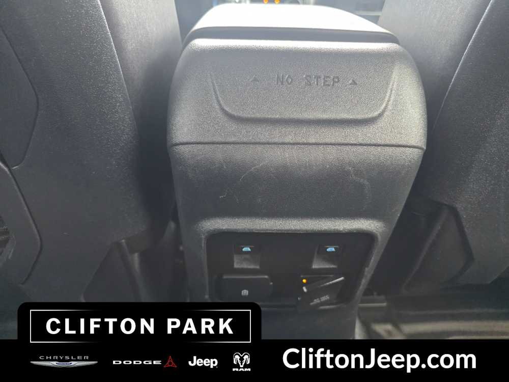 Used 2024 Ford Bronco Black Diamond AWD/4WD image 19