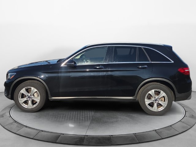 Used 2017 Mercedes-Benz GLC 300 4MATIC image 2