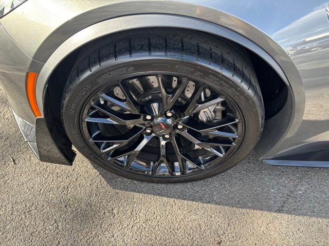 Used 2016 Chevrolet Corvette Z06 w/ 3LZ Preferred Equipment Group image 34