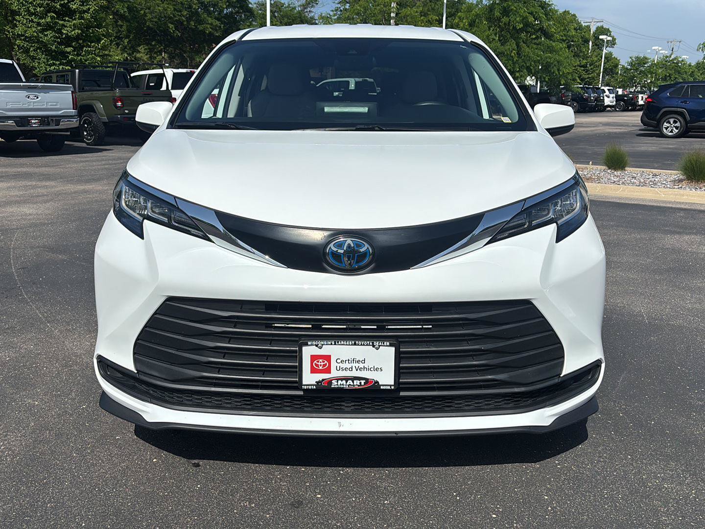 Used 2023 Toyota Sienna LE AWD/4WD image 6