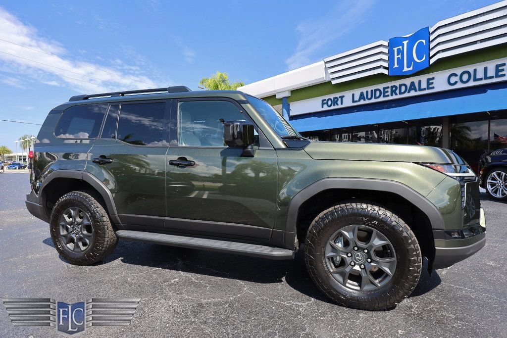 Used 2024 Lexus GX 550 AWD/4WD image 4