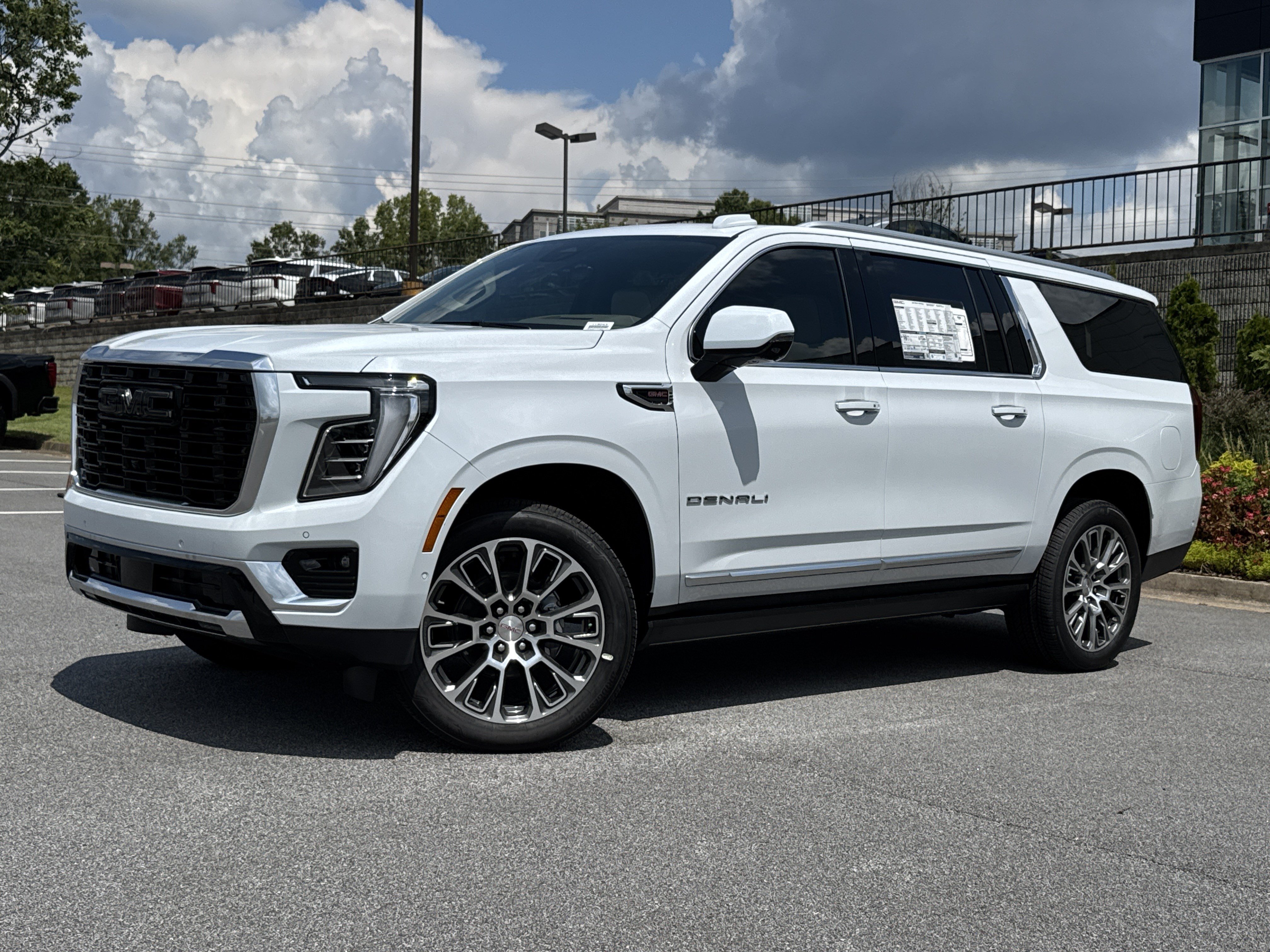 New 2026 GMC Yukon XL Denali w/ Denali Reserve Package RWD image 5