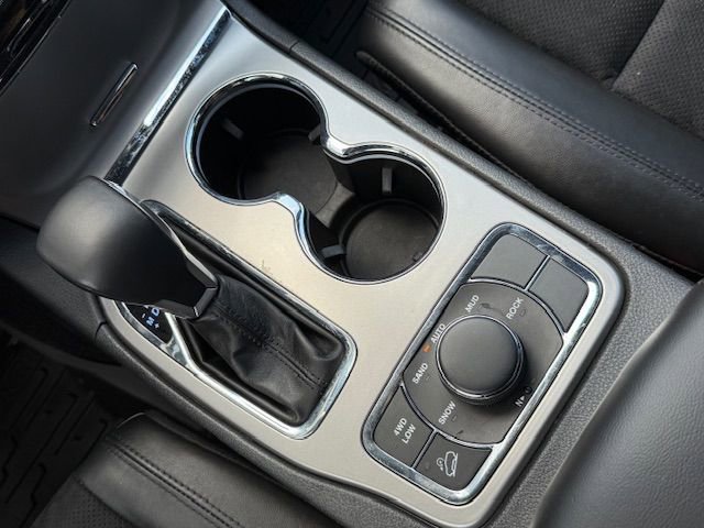 Used 2022 Jeep Grand Cherokee Laredo X image 22