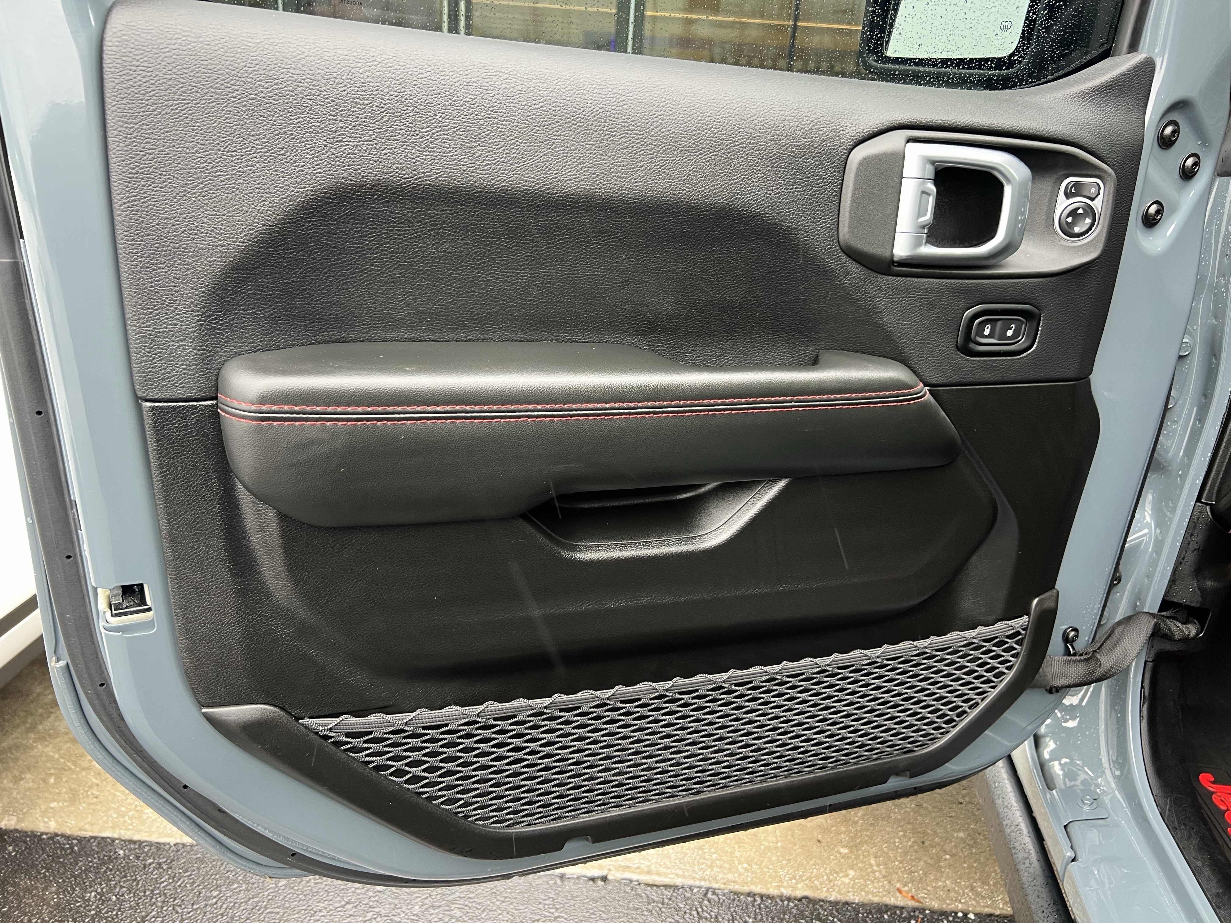 Used 2024 Jeep Wrangler Unlimited Rubicon image 14